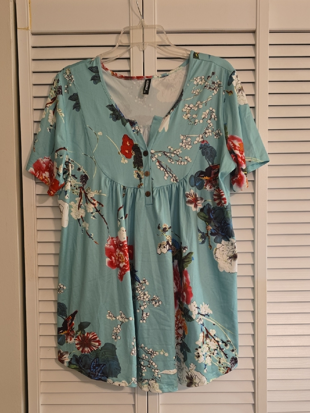 Light Blue Floral Short-Sleeve Women’s Top